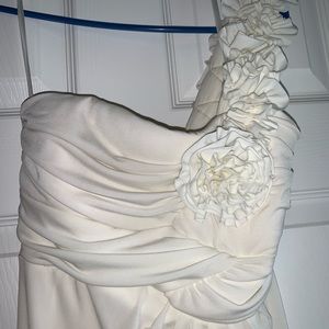 One-shoulder prom dress